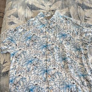 Kenny Flowers Limited Edition Blue and White Hawaiian Floral Shirt, large